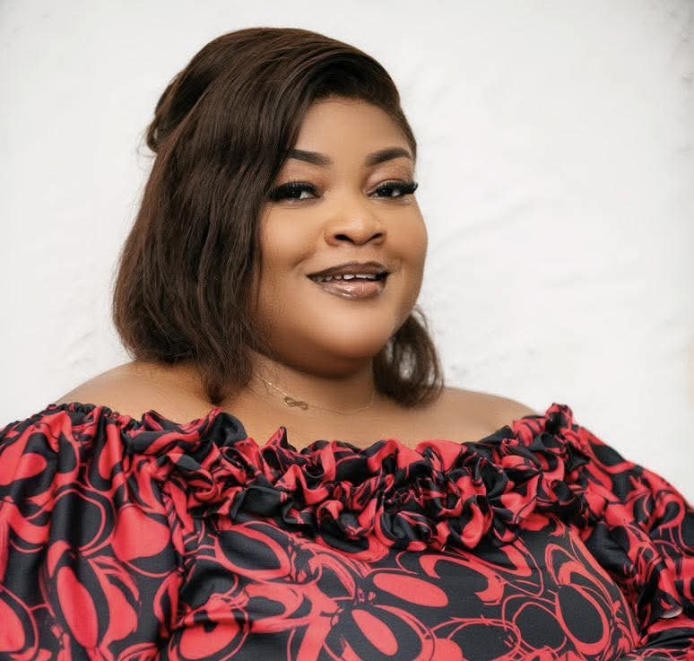 Cyberharcèlement en RDC : voici ce que prévoit le Code du numérique face aux attaques visant l’artiste Eunice Manyanga