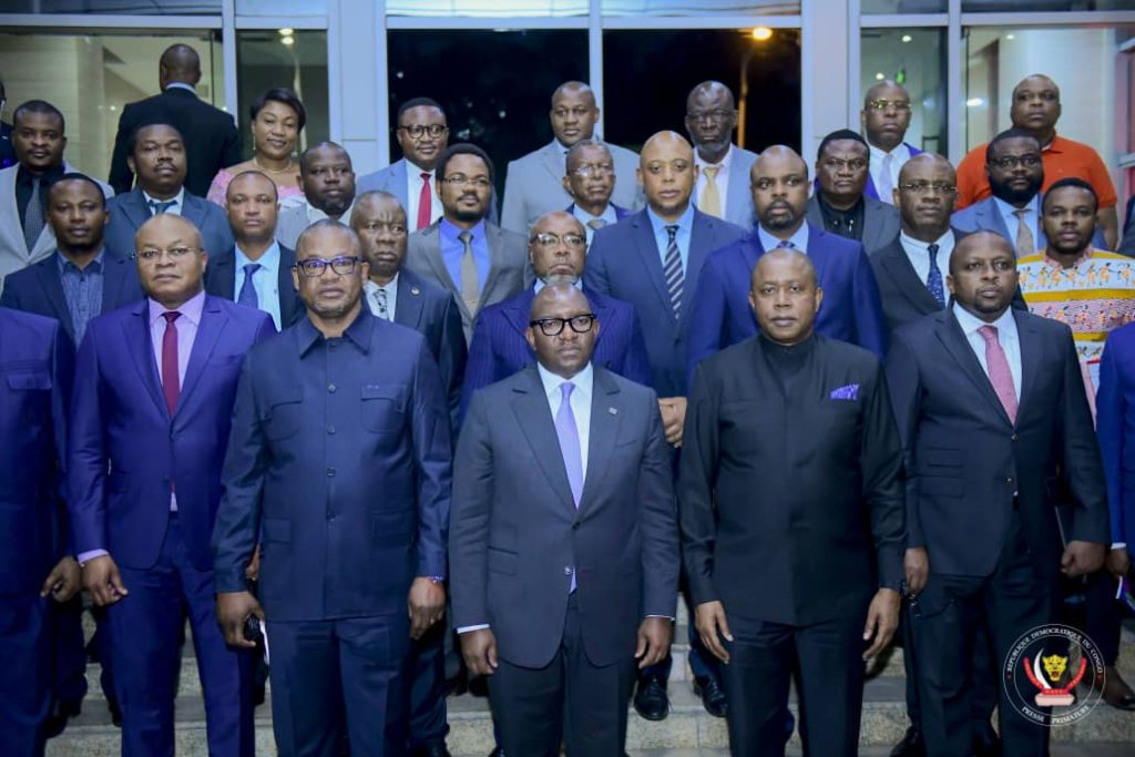 Cartes d’identité en RDC : Sama Lukonde préside la cérémonie de signature du protocole d’accord relatif au transfert des données à l’ONIP et à l’INS par la CENI