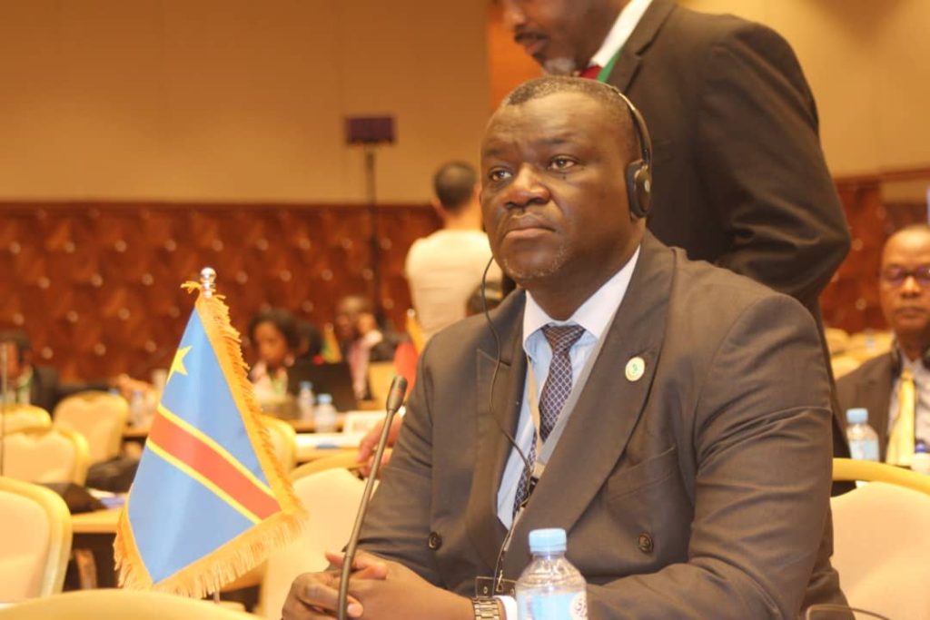 PTNTIC : Kibassa Maliba représente la RDC au congrès mondial de la téléphonie mobile à Barcelone