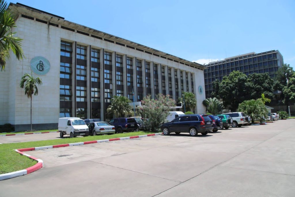 RDC : D’ici le 31 juillet tous les terminaux de paiement électronique seront paramétrés « uniquement » en franc congolais (BCC)