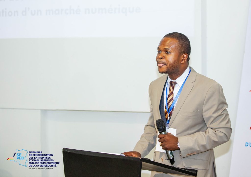 Transformation numérique du secteur public en RDC : Bilan du PNN et recommandations de Aimé Mukuma