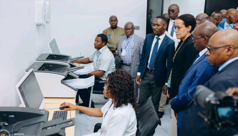 RDC : L’intelligence artificielle fait son entrée à l’Examen d’État 2025 avec S-Note Manager