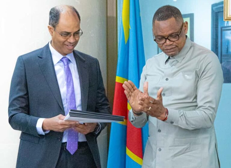 RDC : José Mpanda signe des annexes du projet Aurora pour un réseau national à fibre optique et trois centres de données