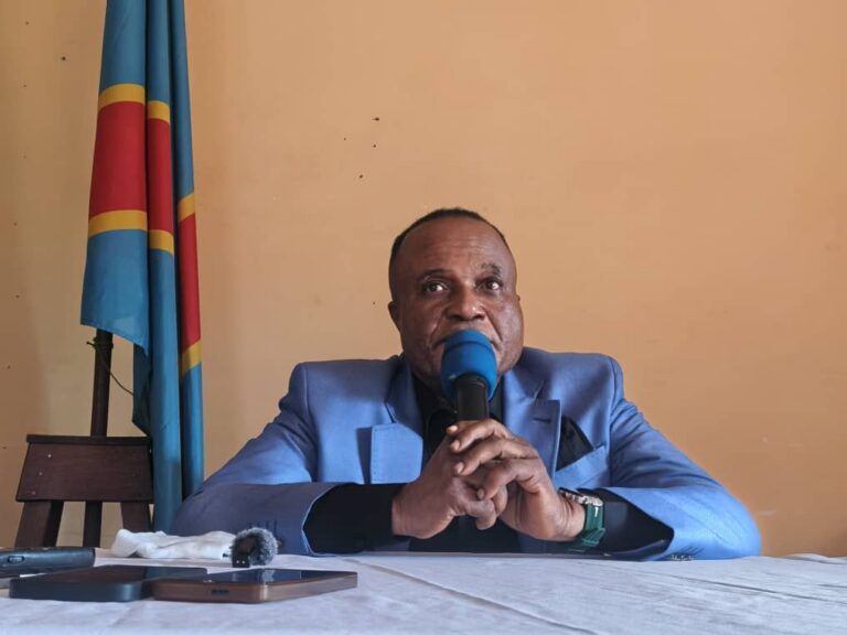 Sud-Ubangi : Le Gouverneur Michée Mobonga annonce l’installation d’un guichet unique numérisé au port d’Akula
