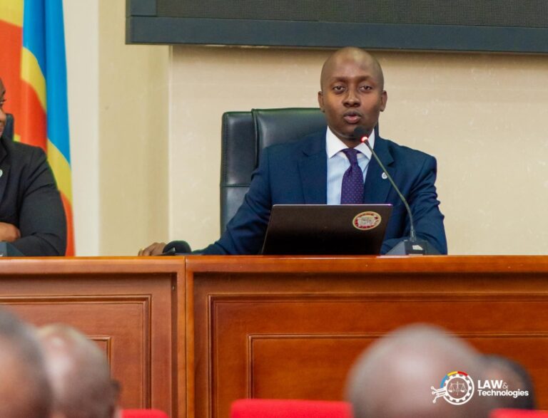 Vulgarisation du Code du Numérique en RDC : « Certains ont été radiés de l’ordre sur base de propos tenus dans des forums WhatsApp ou en ligne » (Me Prosper Ntetika)