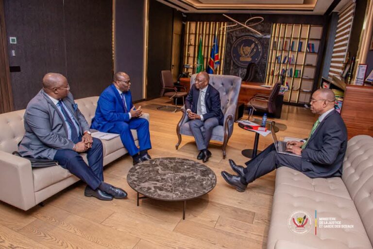 RDC : Le Ministre Guillaume Ngefa amorce la phase pilote de la digitalisation des juridictions à Kinshasa
